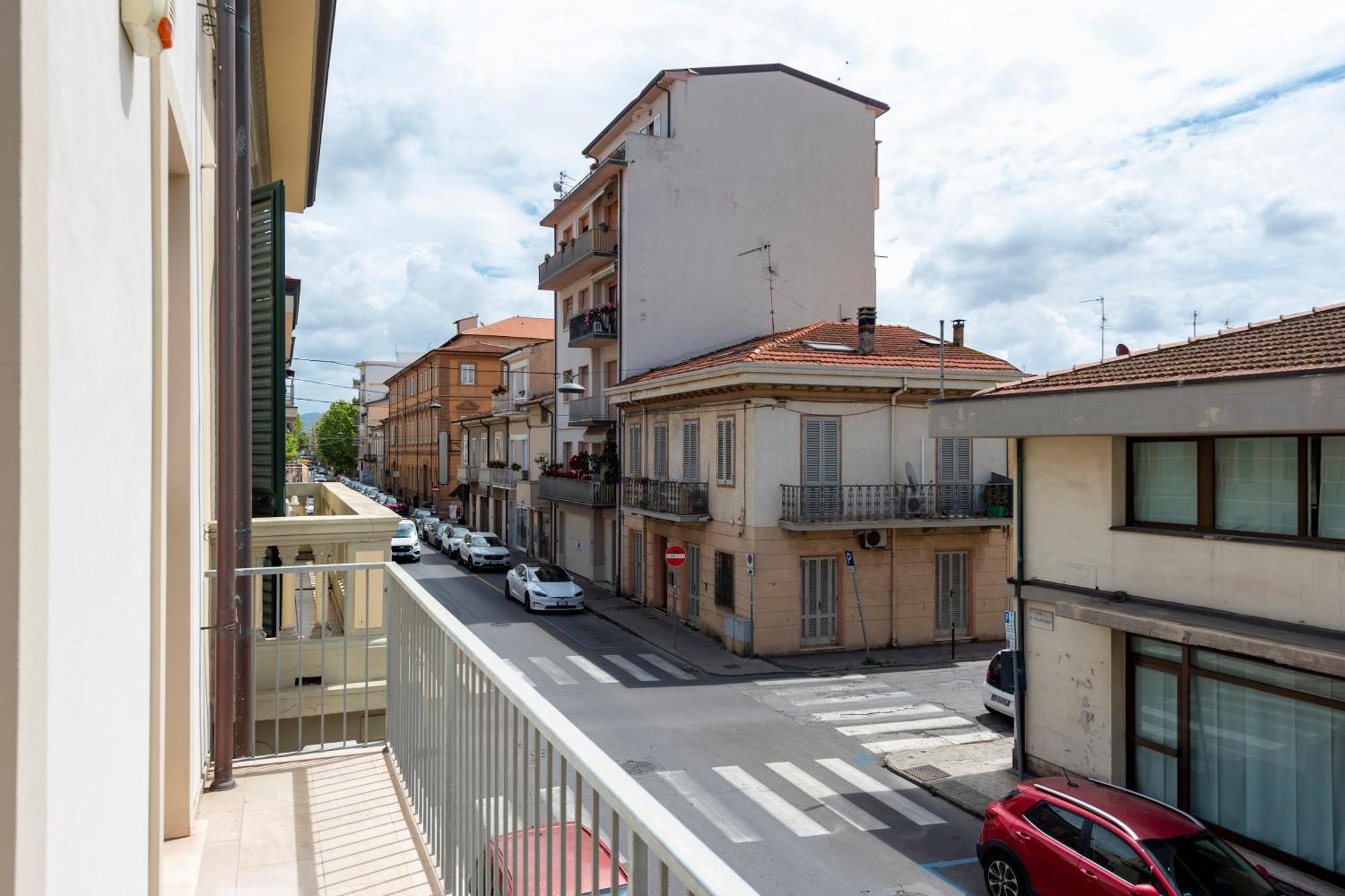 La Suite 2 Ondina Viareggio 200M From Sea - Happy Rentals المظهر الخارجي الصورة